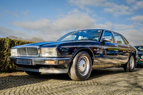 Jaguar XJ (XJ40)